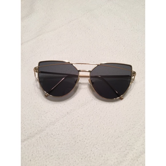 Accessories - Sunglasses